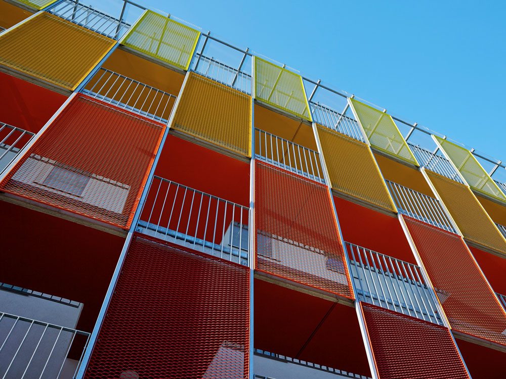 Moderne Streckmetall-Fassade: Ästhetik und Design für zeitgemäße Architektur – ProMetall-Referenz